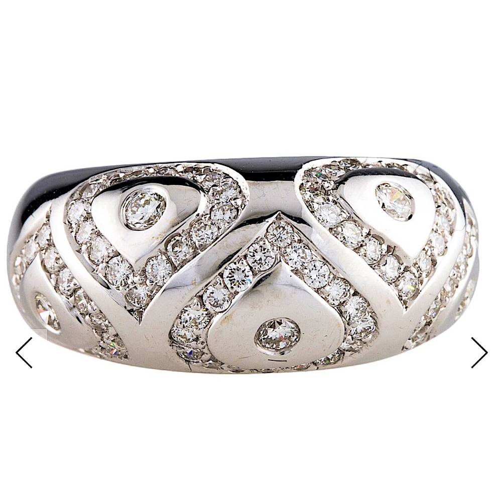 Gorgeous Vintage 18K Diamond Ring Over a carat of beautiful NATURAL Diamonds.